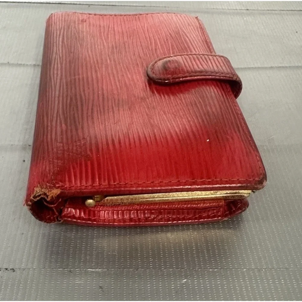 LOUIS VUITTON Epi Agenda Red LV Auth - Picture 3 of 16